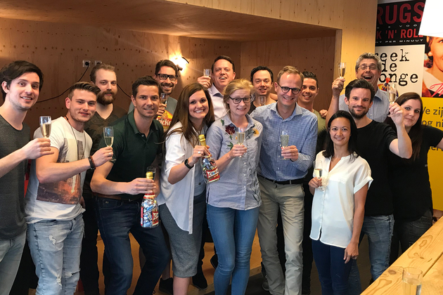 Proosten met het team van Flink en Rathenau op de nieuwe website van Rathenau