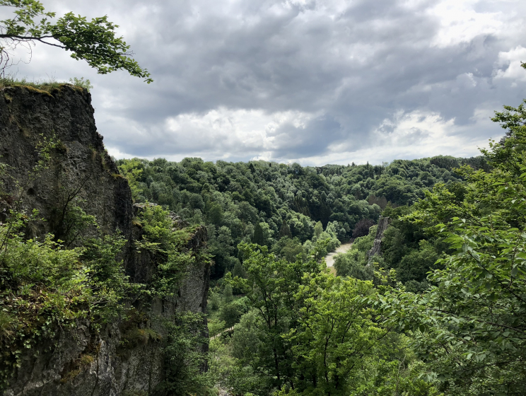 Uitzicht vanaf een berg tijdens Bekpek 2022