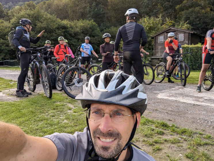 Paul neemt een selfie tijdens mountainbiken op de Bekpek