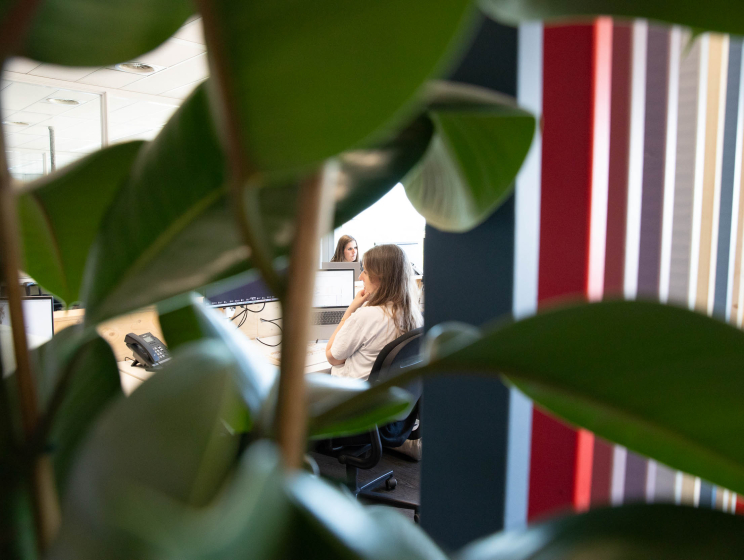 Back-ender Mirjam hard aan het werk tijdens de FDD