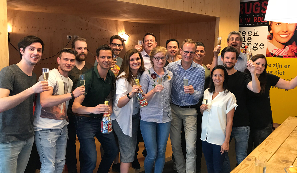 Proosten met het team van Flink en Rathenau op de nieuwe website van Rathenau