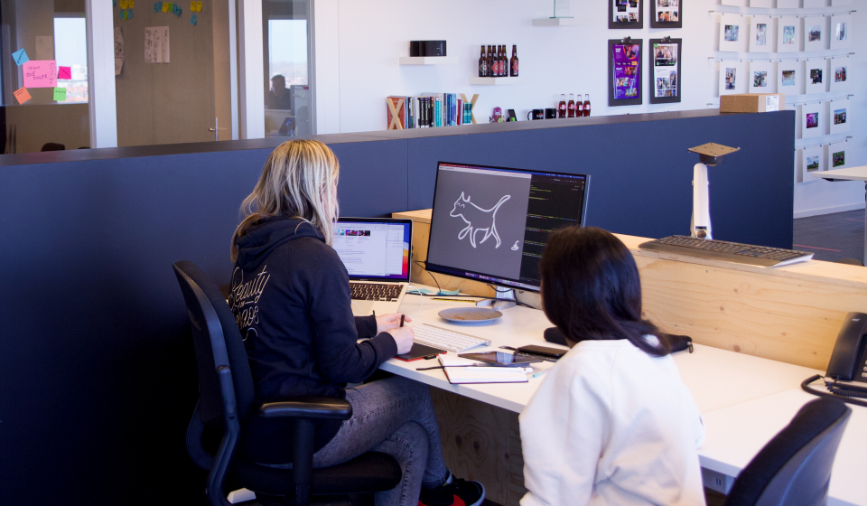 Developent Day Anke tekent een wolf voor Magali