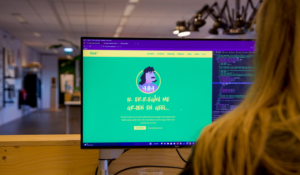 Stevie werkt aan haar 404-pagina voor Flink